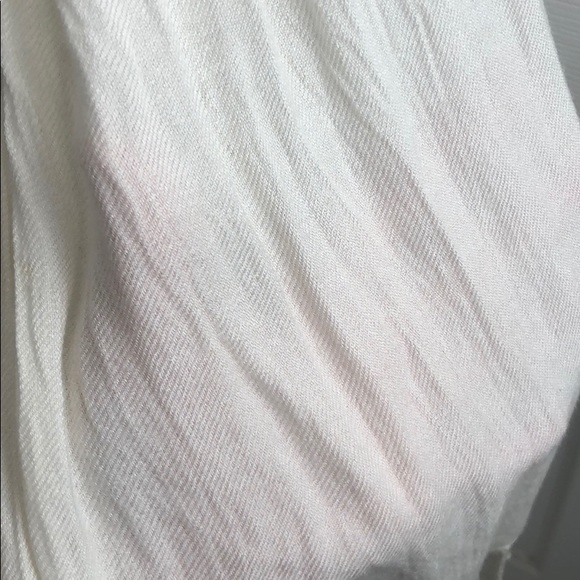 100% Viscose white creamy colour long scarf/wrap - Picture 3 of 5